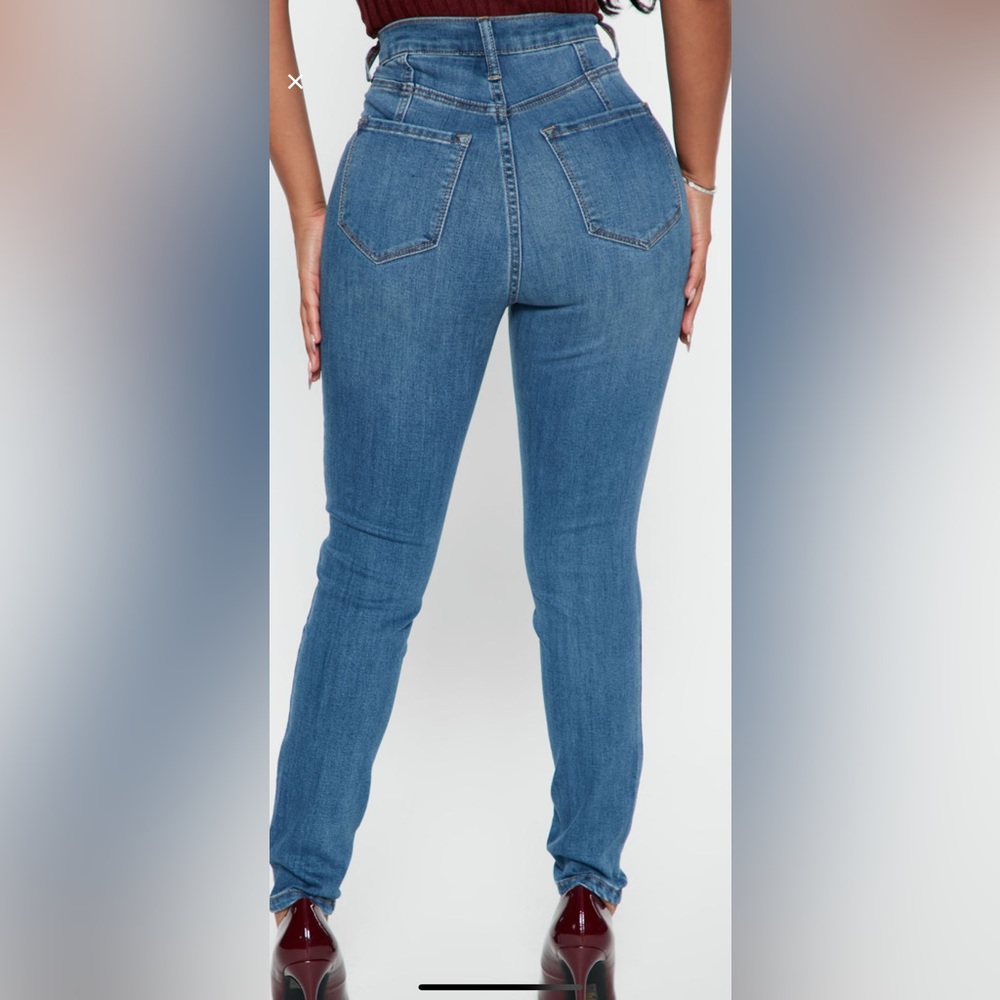 Petite Our Favorite High Rise Skinny, Brand New